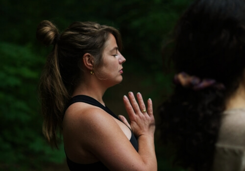 Cours de yoga Flow and Sounds à Lyon 1, studio CHANKA